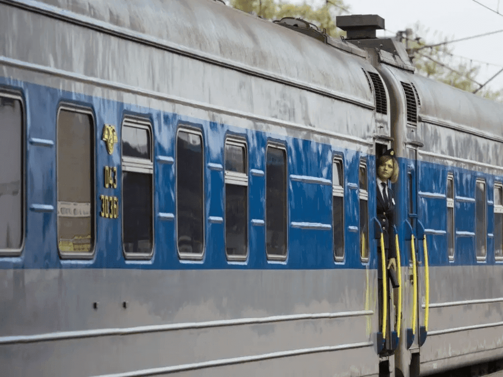 Корупційне навантаження в “Укрзалізниці” становить 10-30 % – Віктор Медвідь економіст