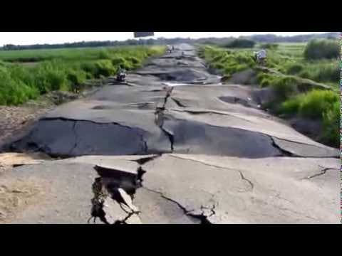 Гройсман перед виборами спробує перекласти відповідальність за ремонт доріг на місцеву владу – експерт