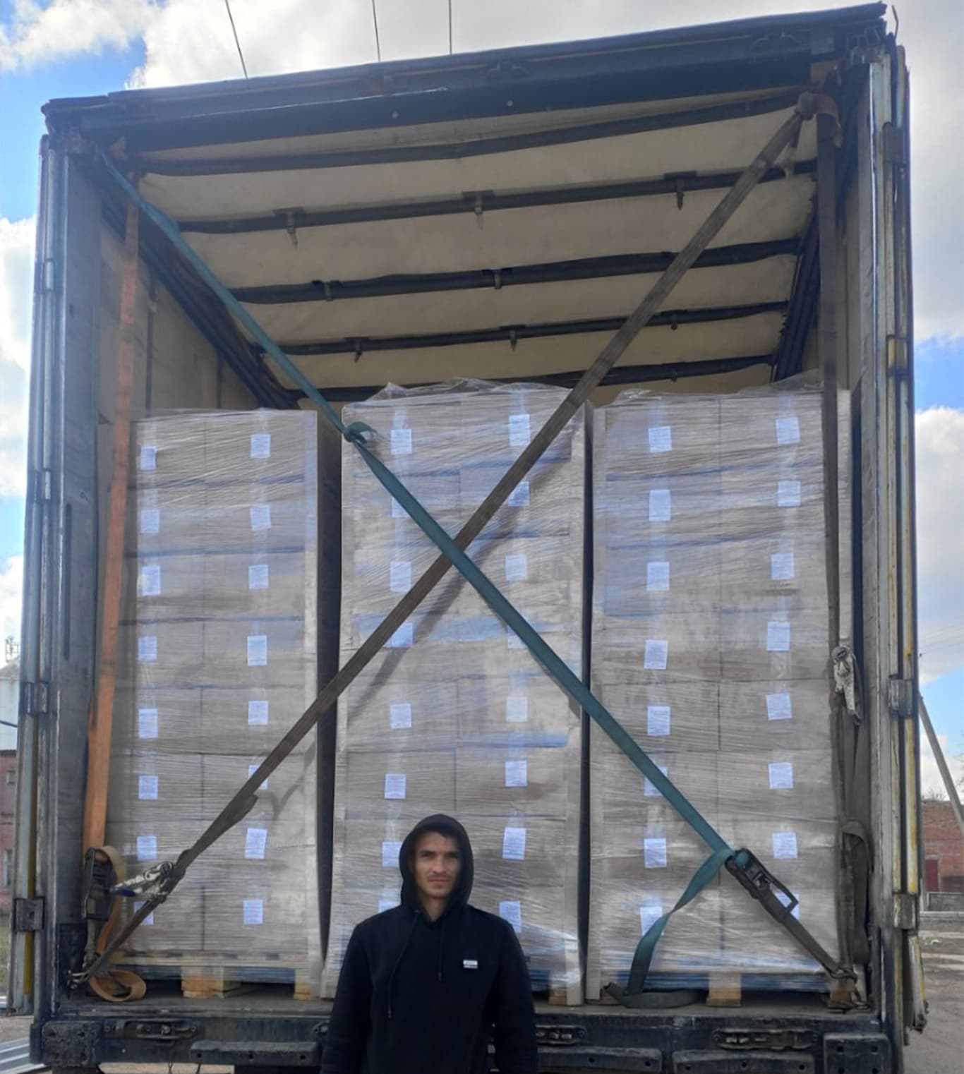 Завод готових сніданків “Аеро-зет” виконав квітневе замовлення Військової адміністрації!