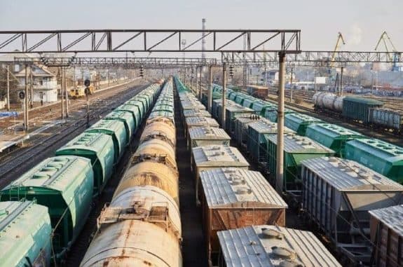 Подорожчання залізничних квитків: наскільки виправдане зростання цін відповів економіст Віктор Медвідь